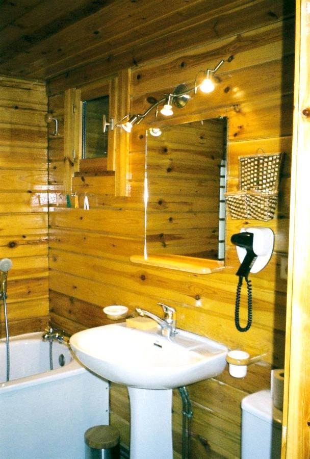 Chalet Cosy A Sixt-Fer-A-Cheval Avec Vue Sur La Montagne Exterior foto
